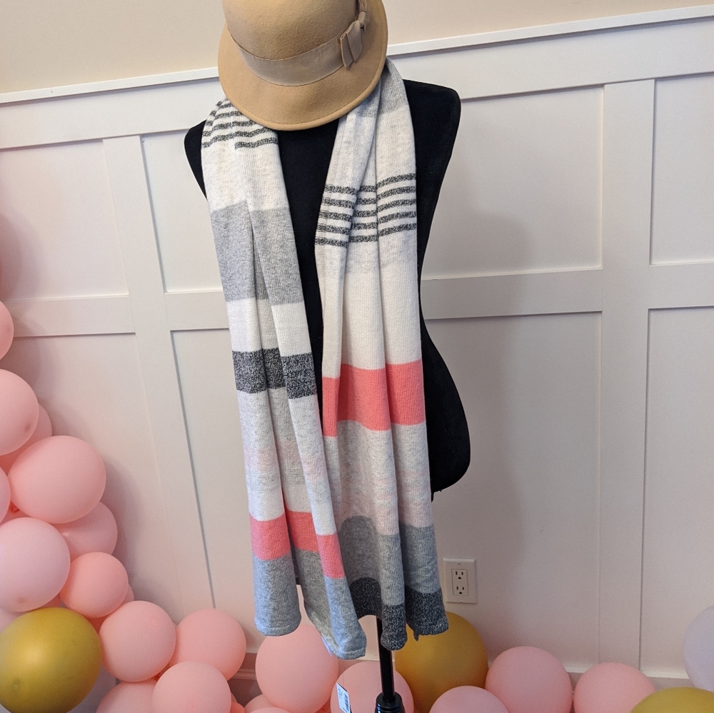 Reitman scarf